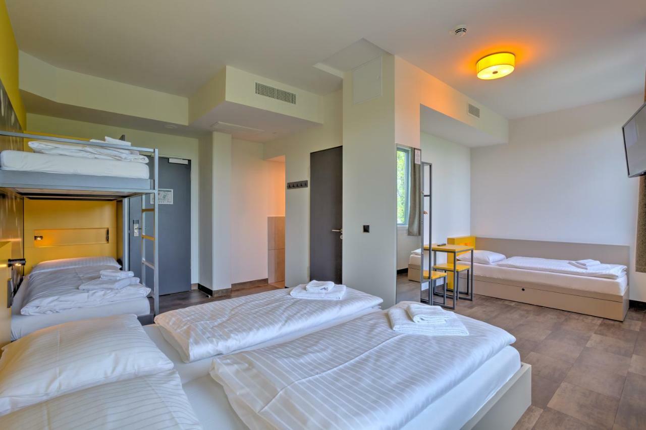 Meininger Hotel Muenchen Olympiapark Esterno foto
