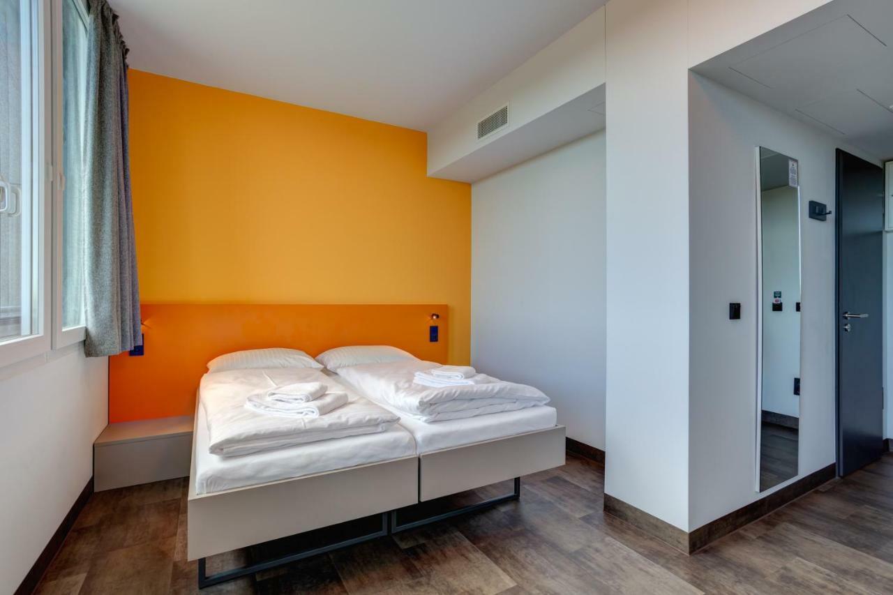 Meininger Hotel Muenchen Olympiapark Esterno foto
