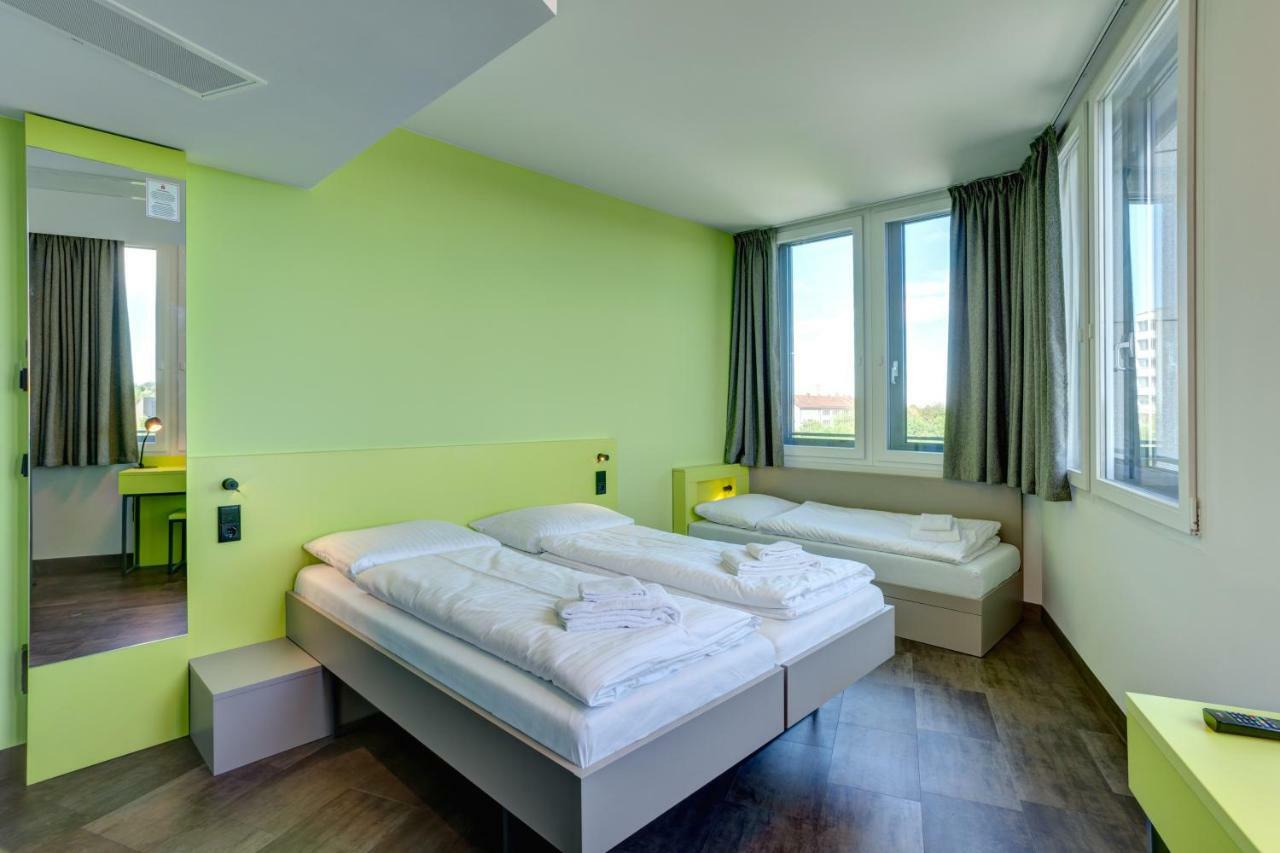 Meininger Hotel Muenchen Olympiapark Esterno foto