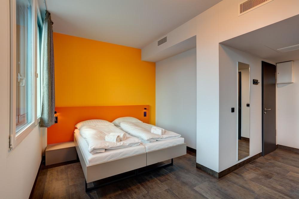 Meininger Hotel Muenchen Olympiapark Esterno foto