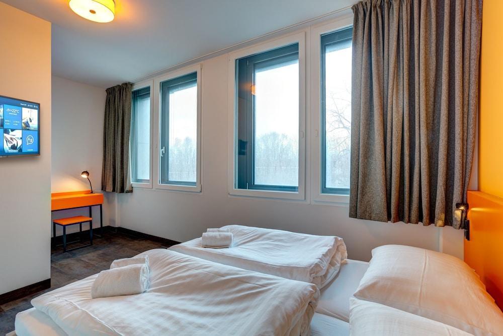 Meininger Hotel Muenchen Olympiapark Esterno foto