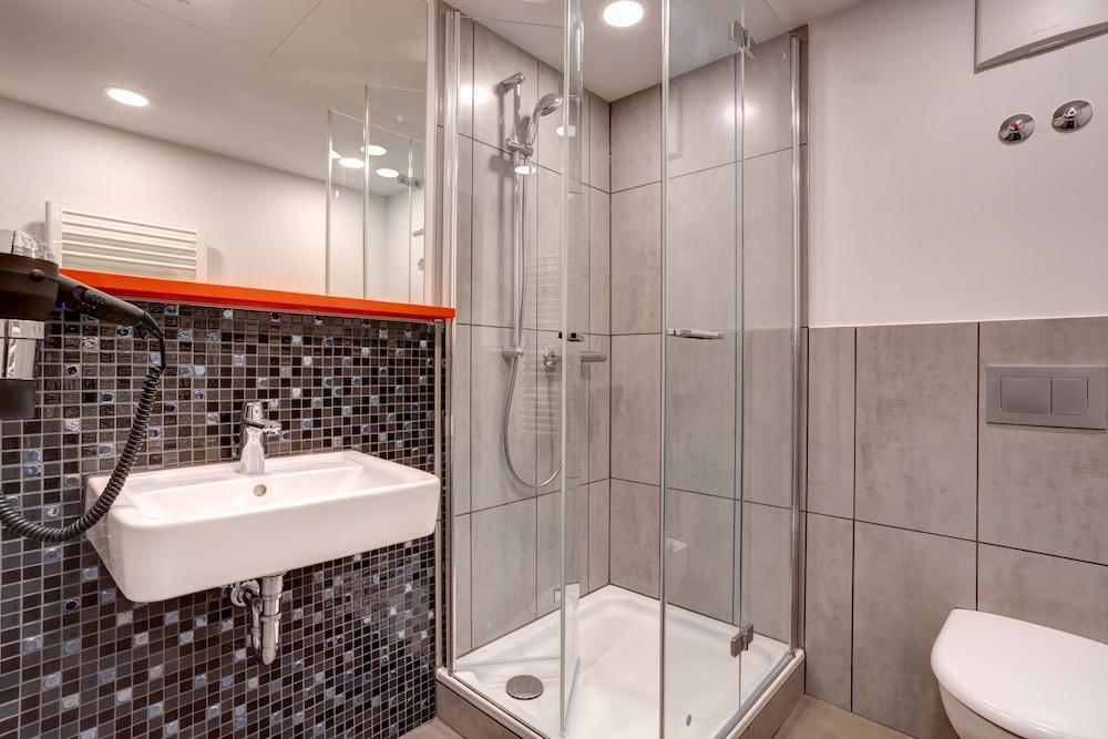 Meininger Hotel Muenchen Olympiapark Esterno foto